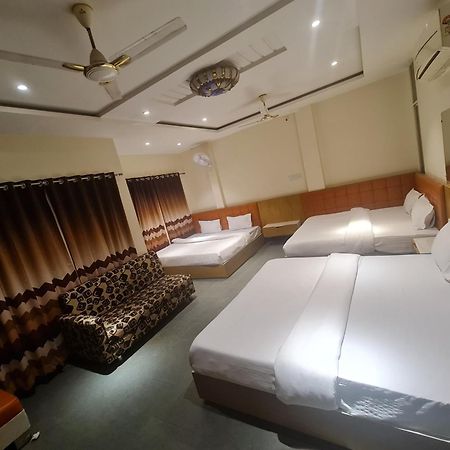 Hotel Empire Ujjain Zewnętrze zdjęcie