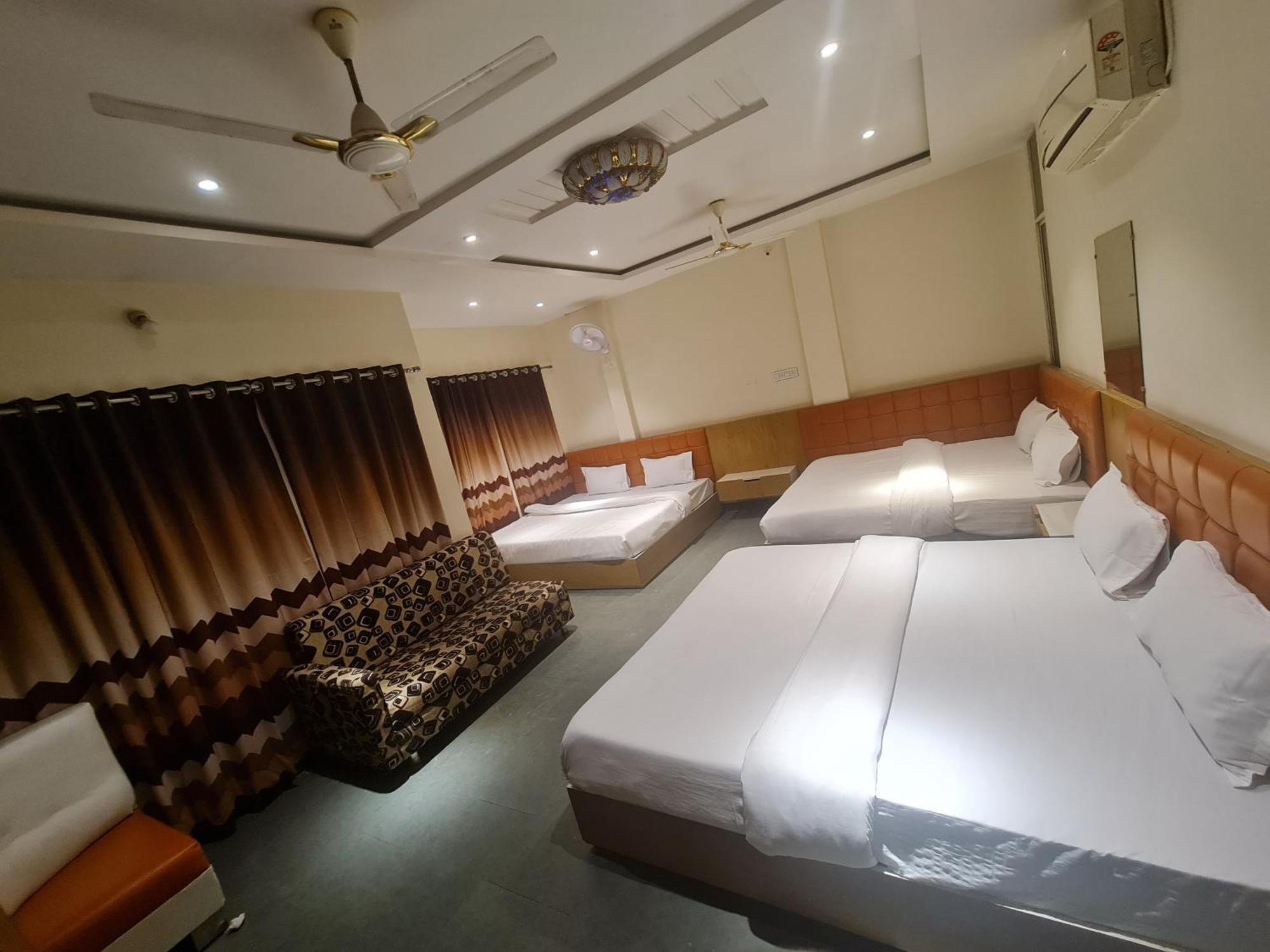 Hotel Empire Ujjain Zewnętrze zdjęcie
