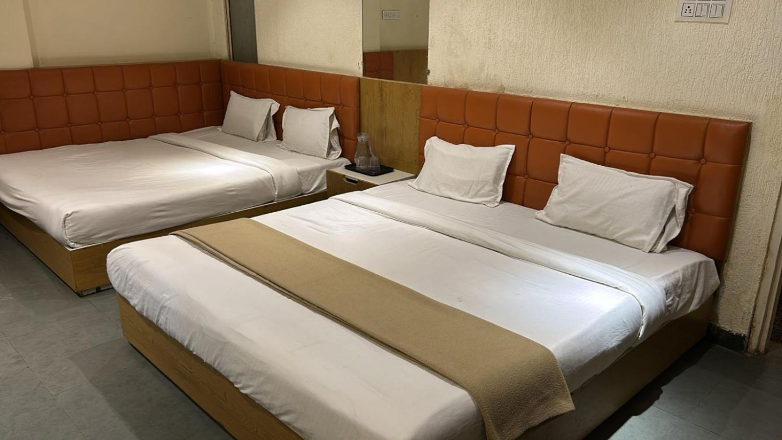 Hotel Empire Ujjain Zewnętrze zdjęcie