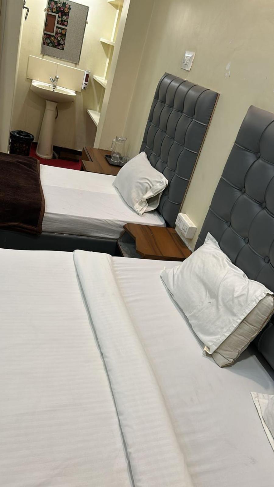 Hotel Empire Ujjain Zewnętrze zdjęcie