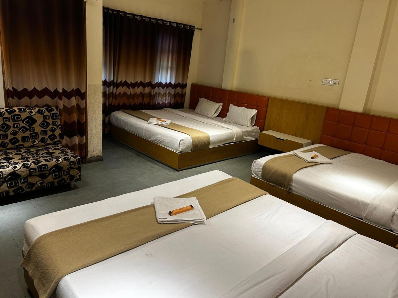 Hotel Empire Ujjain Zewnętrze zdjęcie