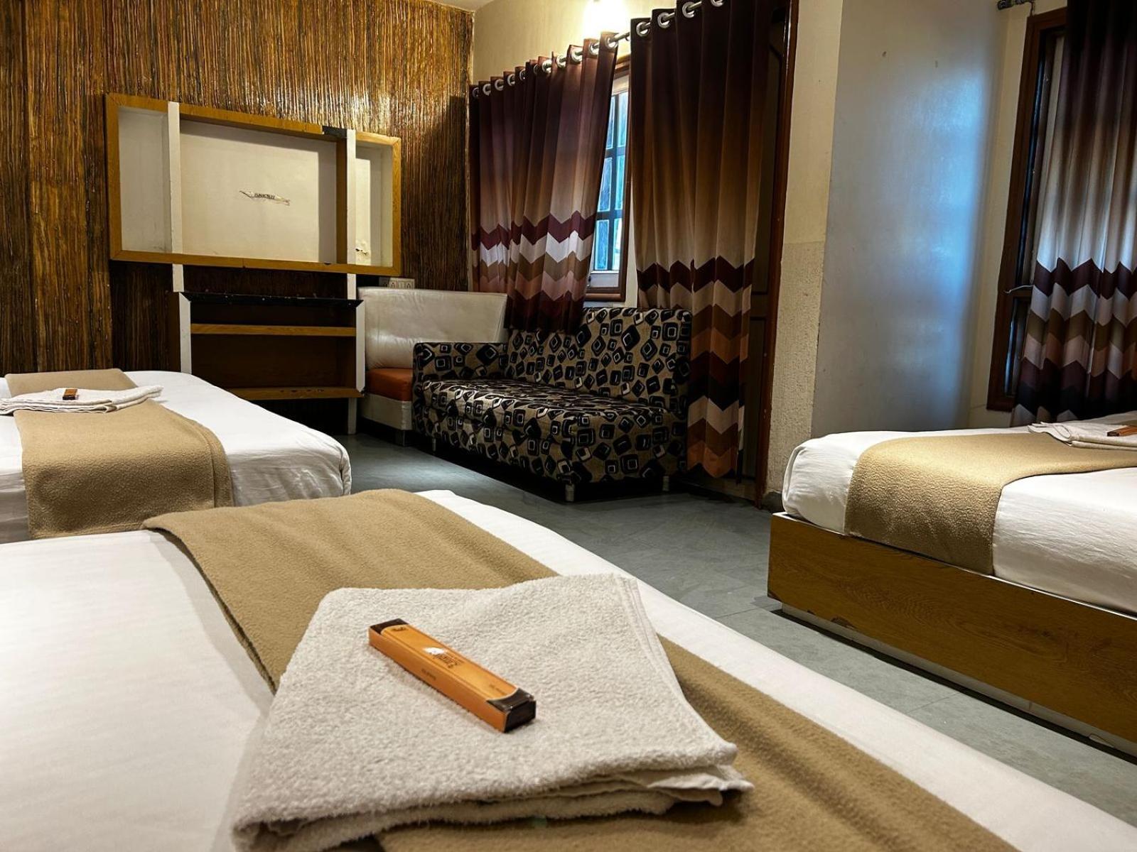 Hotel Empire Ujjain Zewnętrze zdjęcie