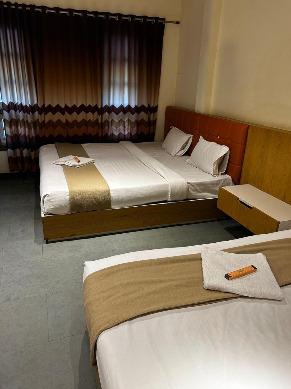 Hotel Empire Ujjain Zewnętrze zdjęcie