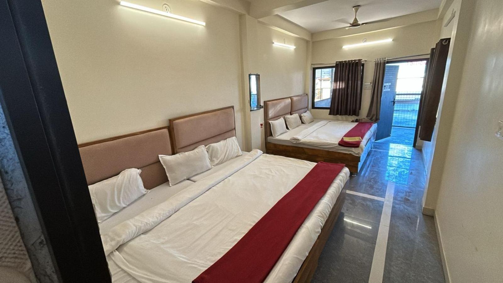 Hotel Empire Ujjain Zewnętrze zdjęcie