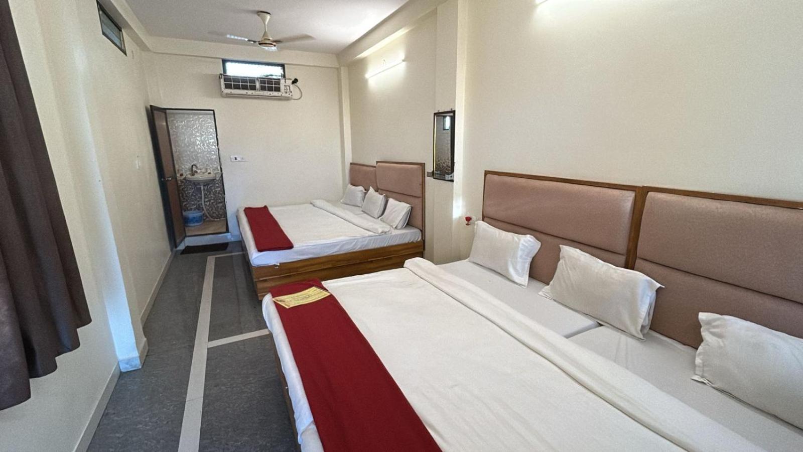 Hotel Empire Ujjain Zewnętrze zdjęcie