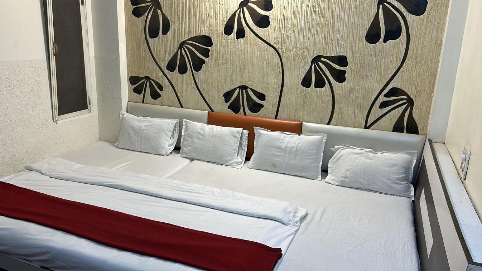 Hotel Empire Ujjain Zewnętrze zdjęcie